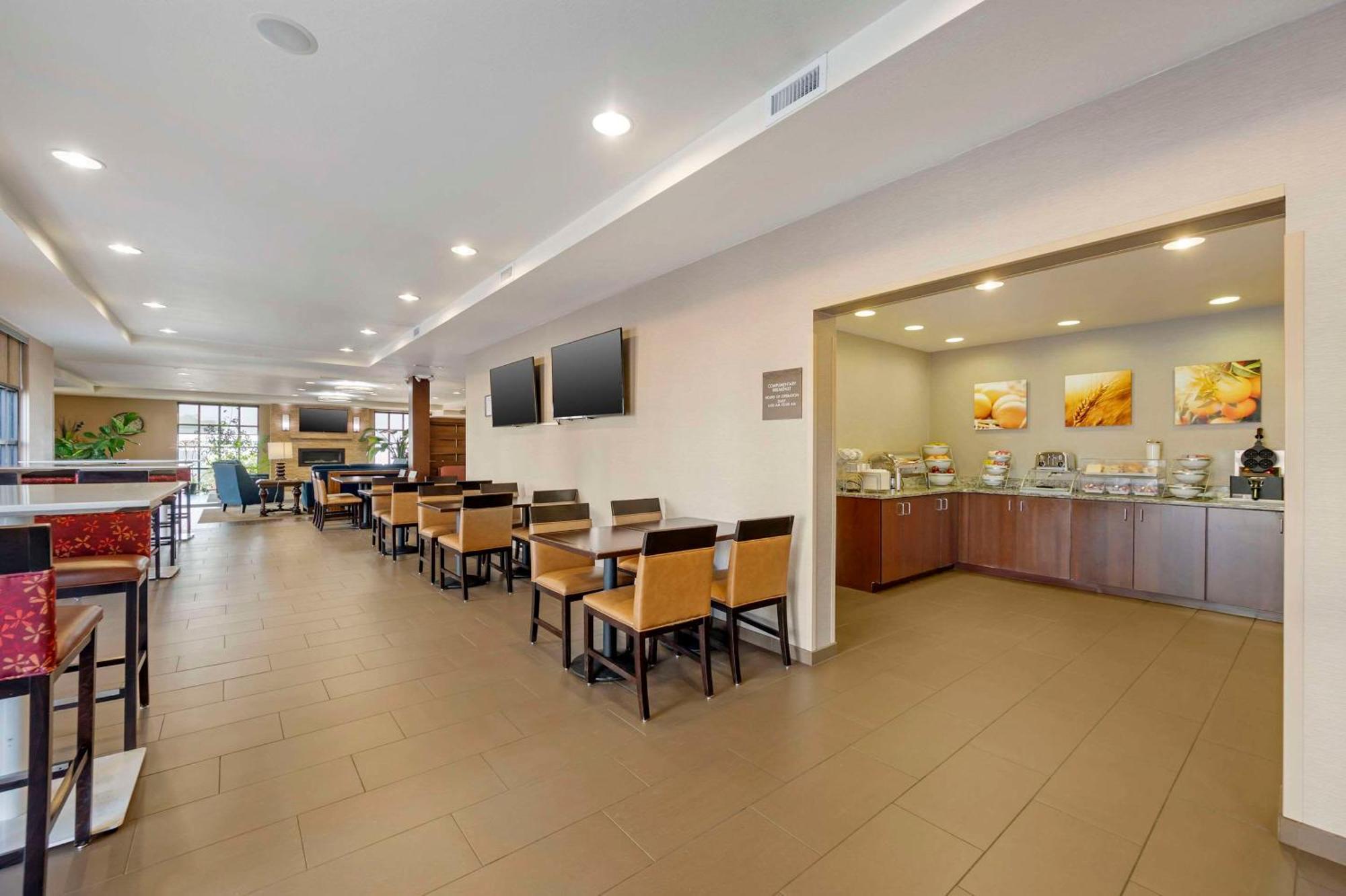 Comfort Inn & Suites Шаєнн Екстер'єр фото